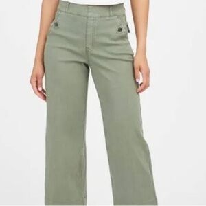 SPANX stretch twill cropped pants. Olive color. XL EUC!